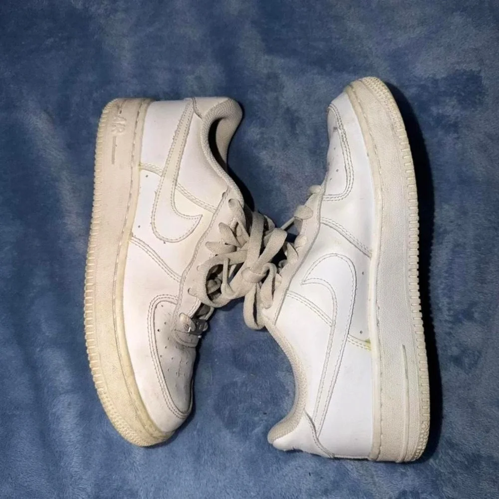 Nike Air Force 1‎ white trainers. Size US 5.5